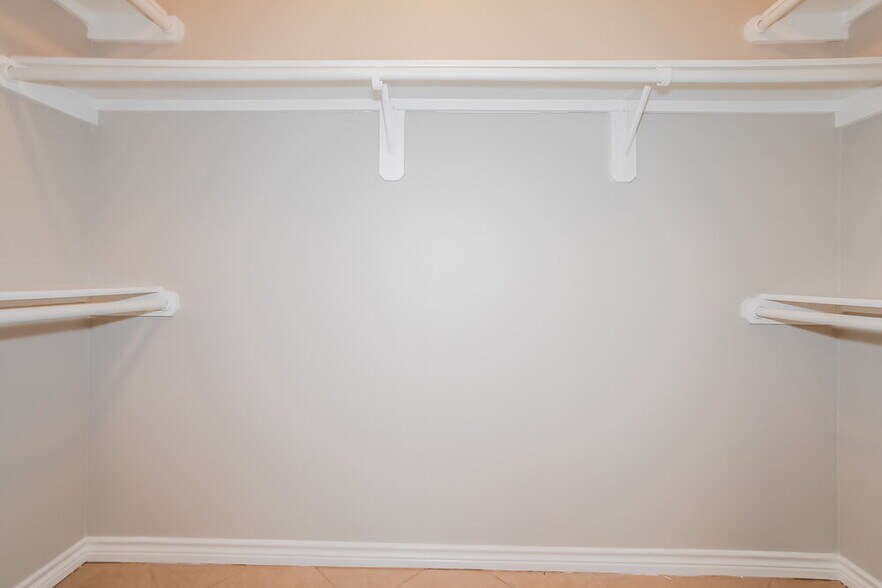 Building Photo - 2113 Beacon Way
