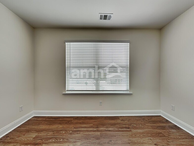 Building Photo - 25 Crabapple Cir