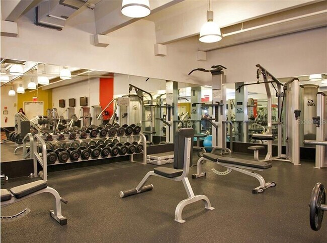 Building Photo - 101 S Eola Dr