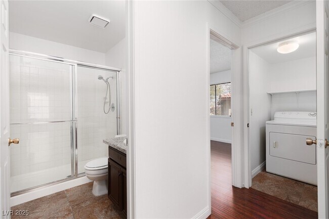 Building Photo - 5576 W Rochelle Ave.