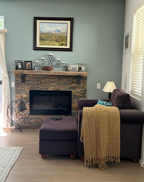 Fireplace - 1207 Manzanita Way