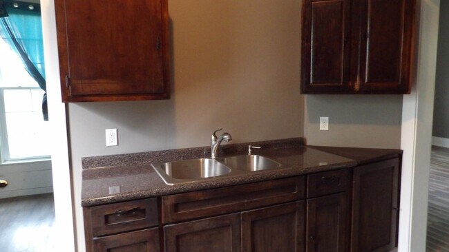 Building Photo - 115 Ryan Dr