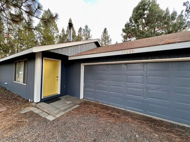 Building Photo - 17209 Crane Dr