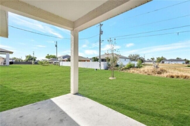 Building Photo - 1310 NW Juanita Pl