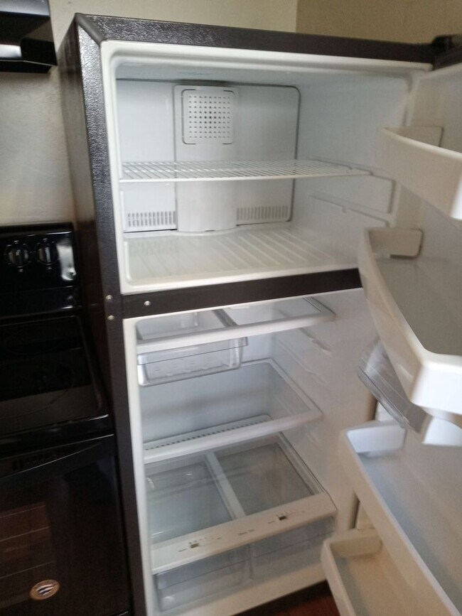 Building Photo - 957 SE Stephens St