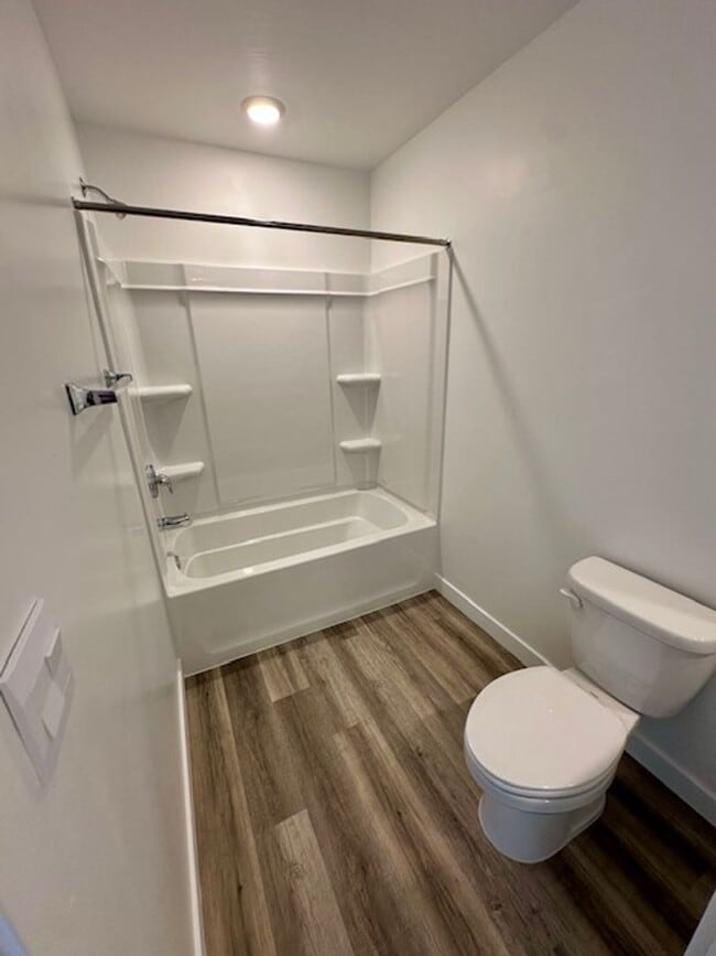 Building Photo - BRAND NEW End Unit Townhome