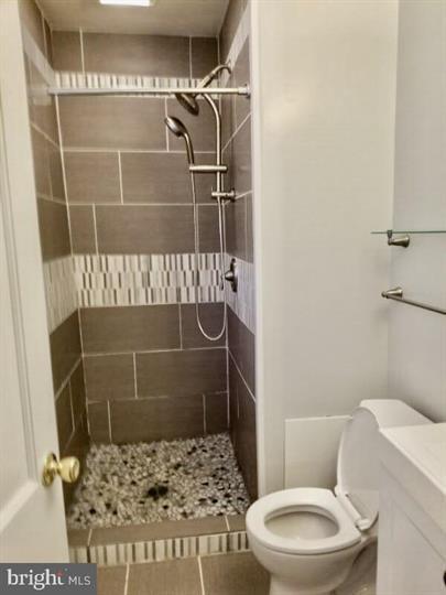 Building Photo - Charming 3-Bedroom Rental in Falls Church with 2 Full Baths and Spacious Layout!