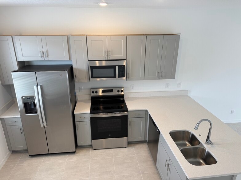 Building Photo - 16559 San Nicola Pl