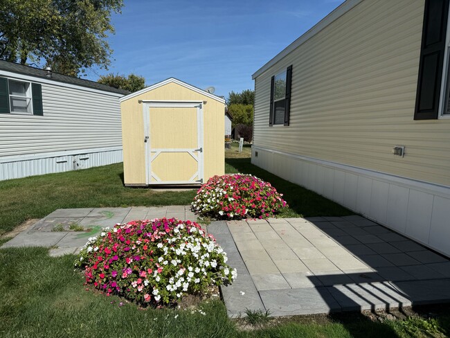 Building Photo - 12501 Apple Ln