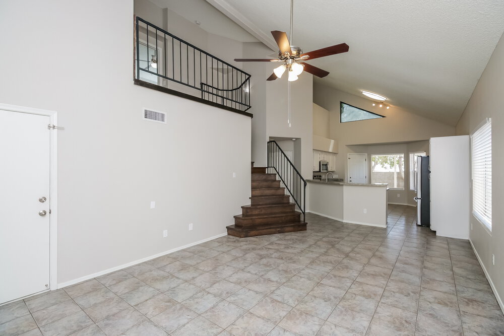 Building Photo - 441 S Maple