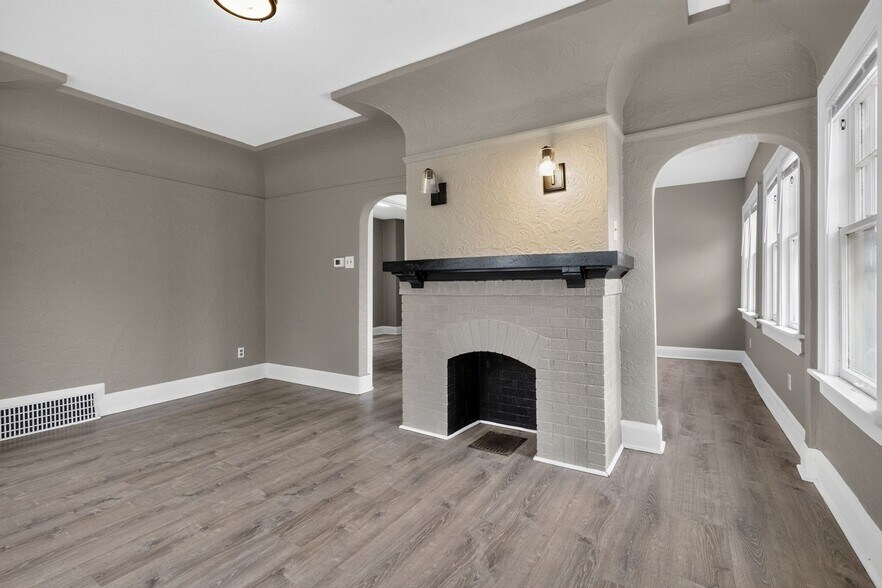 Building Photo - 4139 N 22nd St