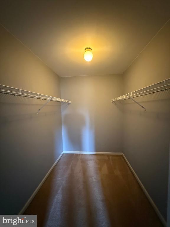 Building Photo - 28 Willow Way Dr