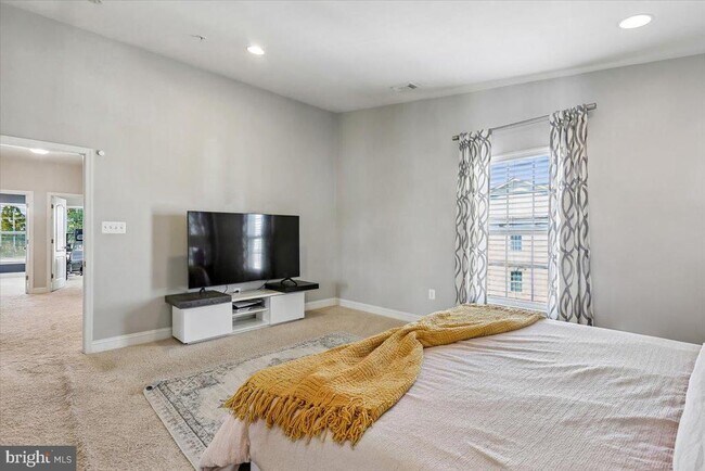 Building Photo - 402 Orchard Ridge Dr
