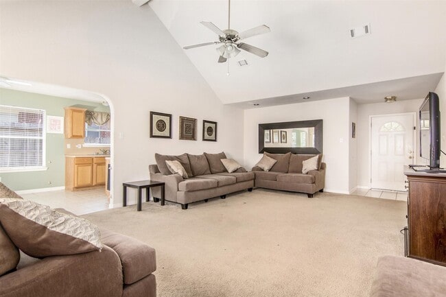 Building Photo - 22907 Sebastian Dr