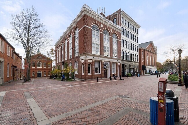 Building Photo - 2 Derby Square