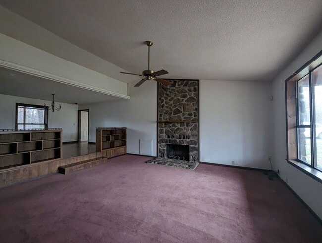 Building Photo - 3 Bedroom 3 Bathroom Home in Batesville