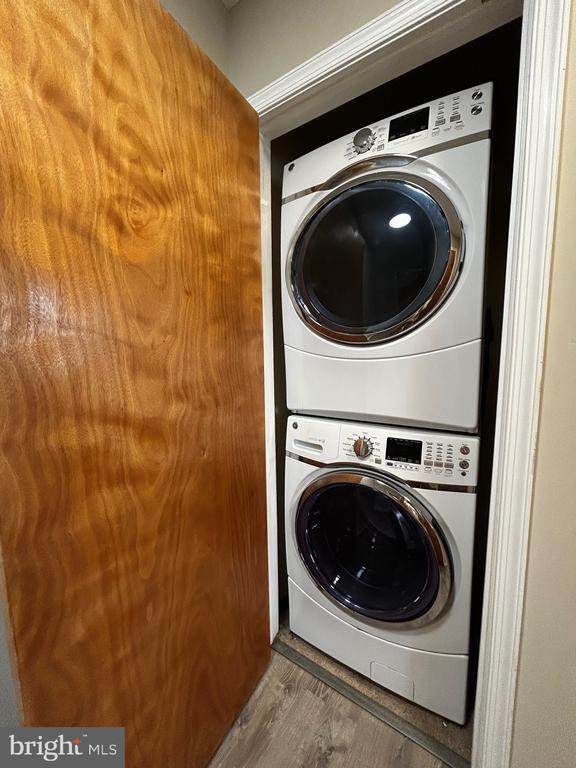 Building Photo - 480 E Main St