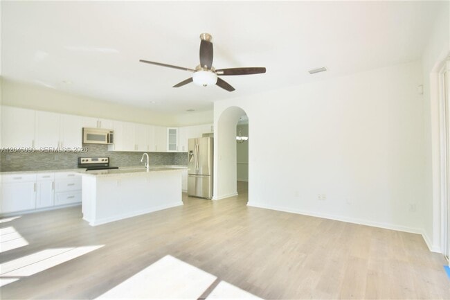 Building Photo - 4534 NW 94th Pl