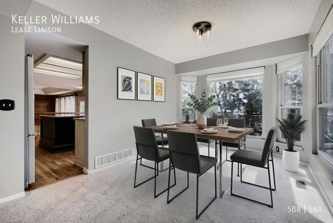 Building Photo - 8050 Butterweed Dr
