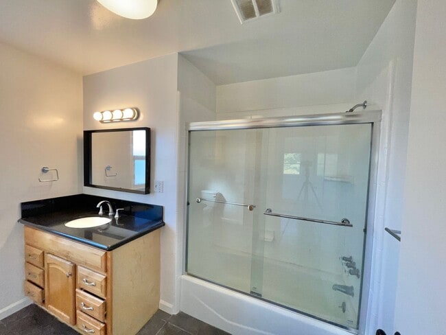 Building Photo - Charming West LA Home!