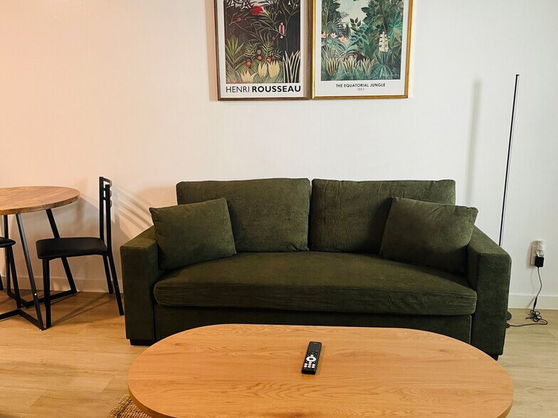 Building Photo - 6810 Lexington Rd