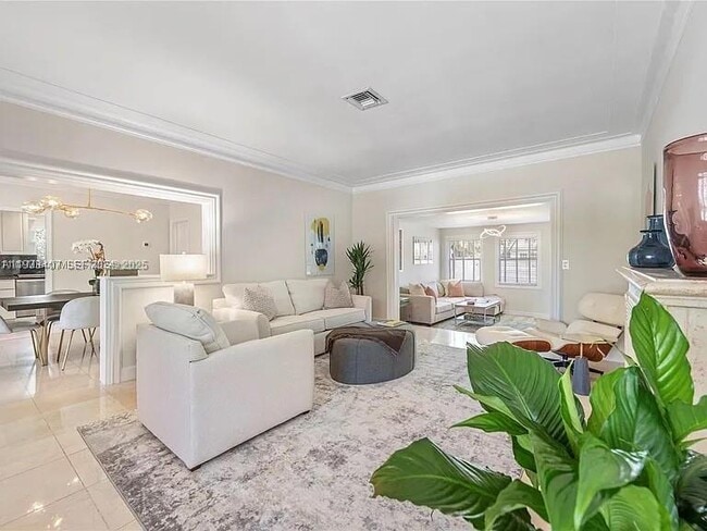 Building Photo - 5371 N Bay Rd