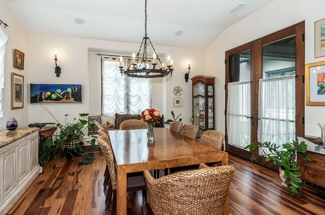 Building Photo - Luxurious Tuscan Villa - 3/3.5 Includes Private Casita in Goleta Bluffs!