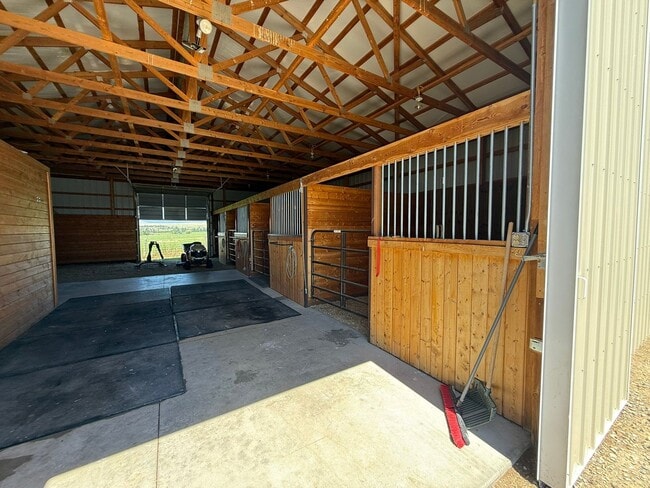 Building Photo - Dream Stevensville Horse Property on 8 acres