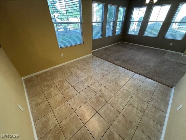 Building Photo - 10550 W Alexander Rd