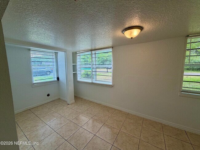 Building Photo - 5903 Droad St