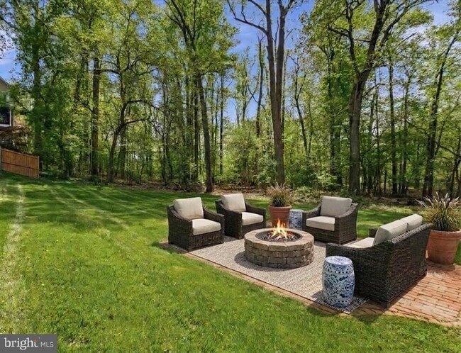 Building Photo - 5736 8th Rd N