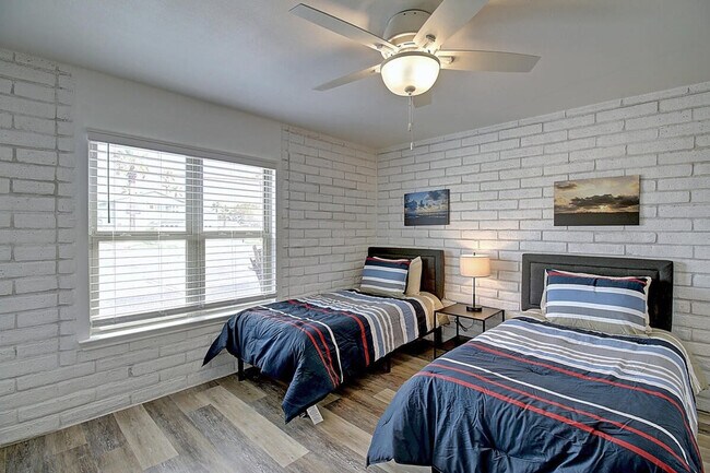 Building Photo - 1421 Eleventh St