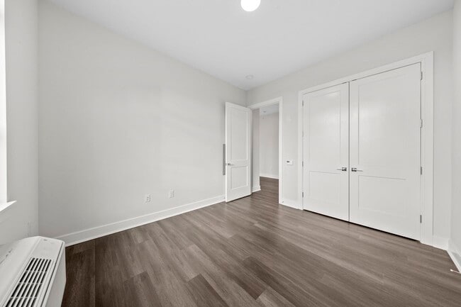 Building Photo - 121 34th St