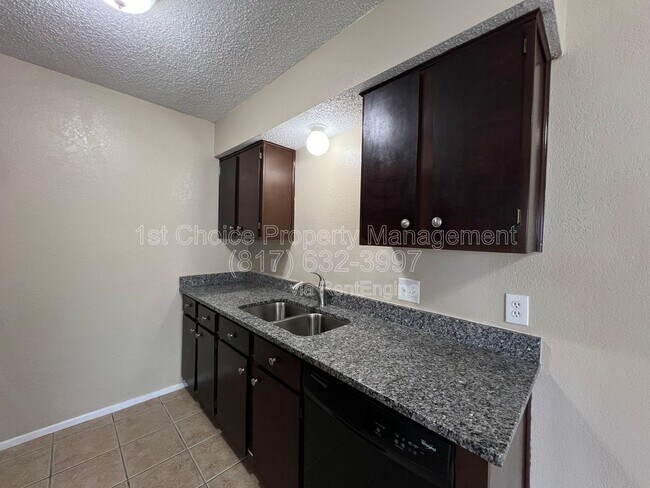 Building Photo - 7041 Crosstimbers Ln