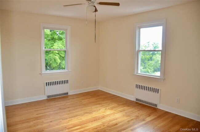 Building Photo - 29 Cedar Ln