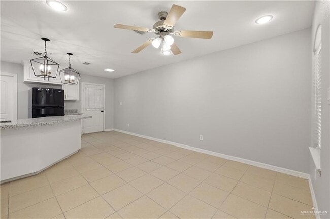 Building Photo - 213 S 49th St