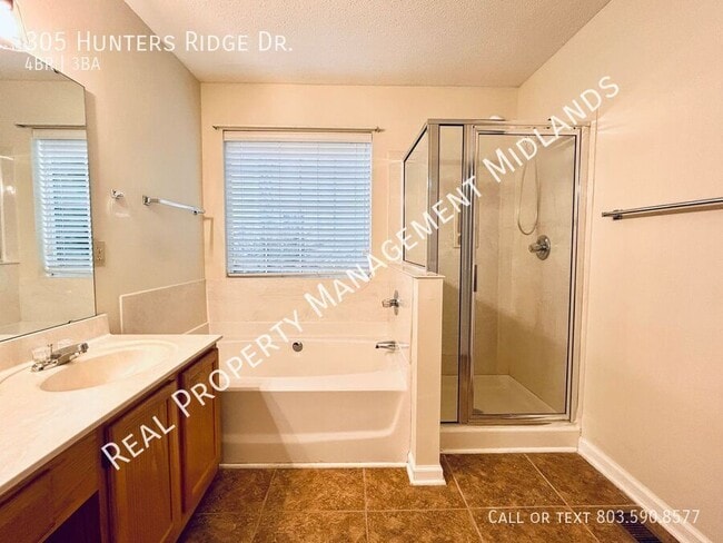 Building Photo - 305 Hunters Ridge Dr