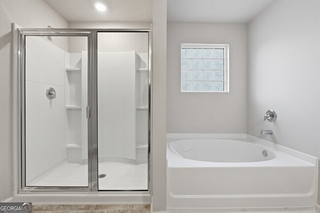 Building Photo - 6615 Bluffview Dr