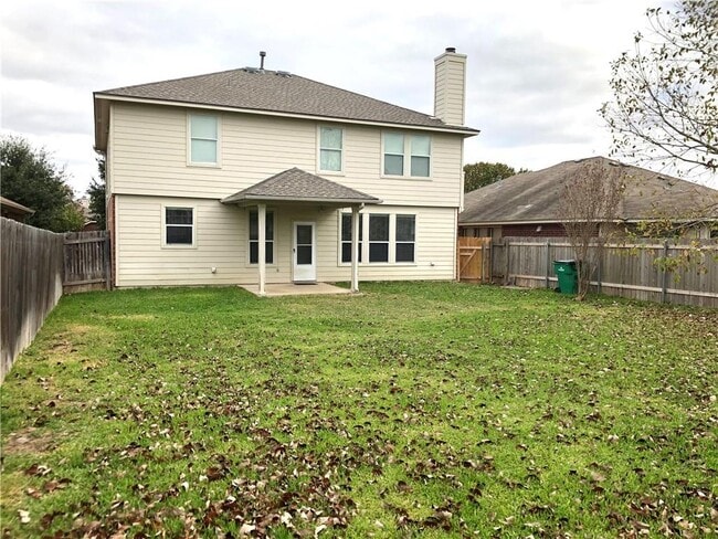 Building Photo - 20625 Farm Pond Ln