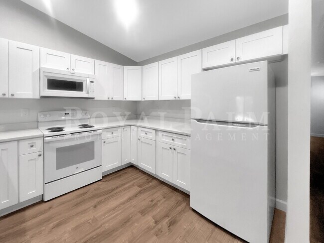 Building Photo - Spacious 3BR/2BA Duplex in Lehigh Acres & $500 Off Your First Month If You Apply by Aug 20th!