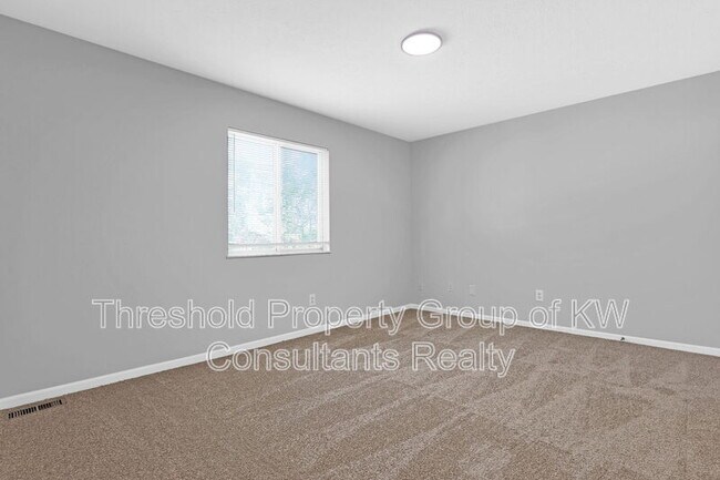 Building Photo - 2522-2524 Weyburn Road - 2524