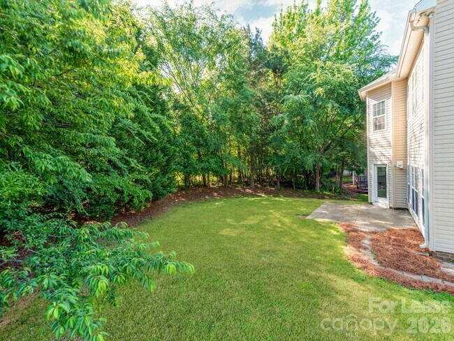 Building Photo - 533 Montgrove Pl NW