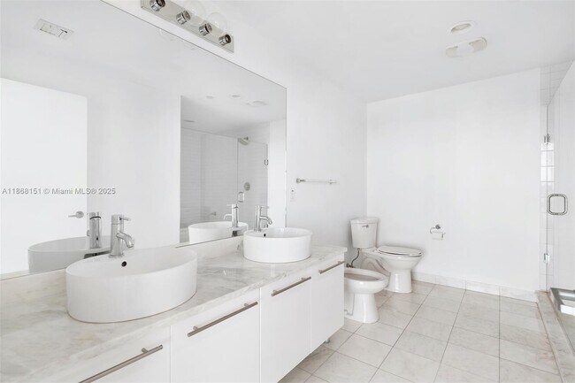 Building Photo - 888 Biscayne Blvd