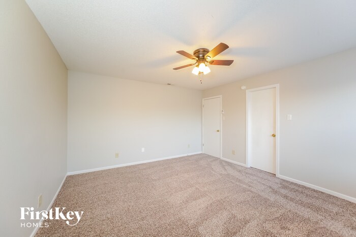 Building Photo - 2282 Hampton Dr