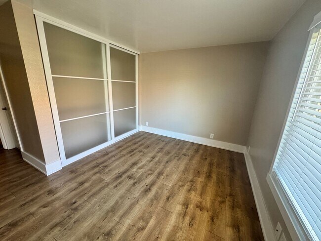 Building Photo - Beautiful 3-bed, 3-bath Home