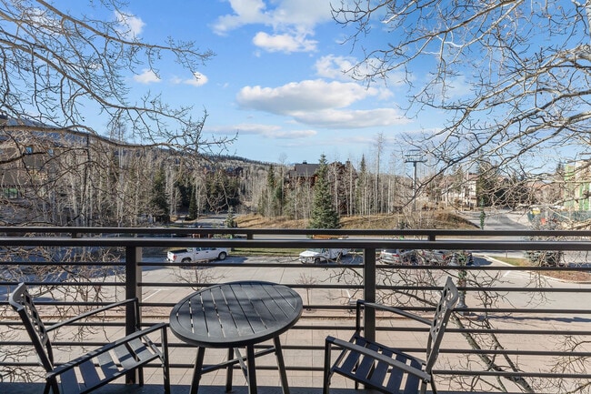 Building Photo - 113 Lost Creek Ln