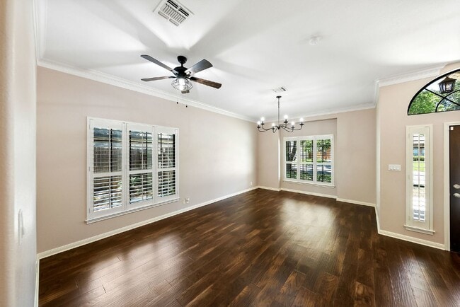 Building Photo - Spacious Cul De Sac Location Surrounded by...