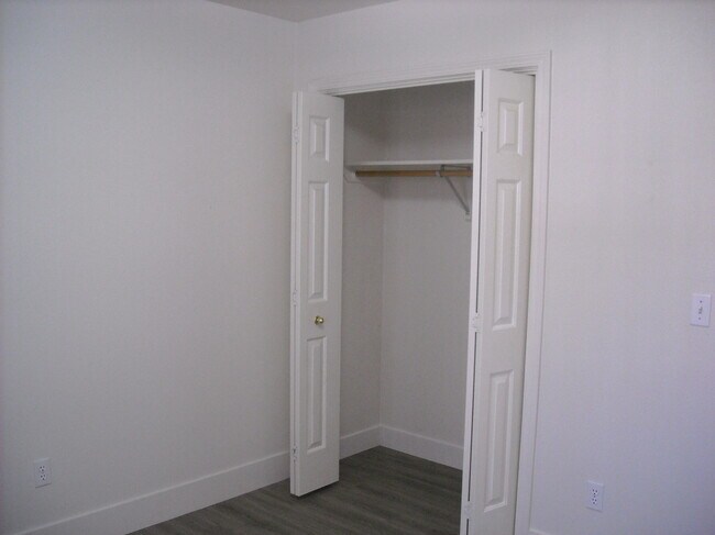 Building Photo - 11089 W Palm St