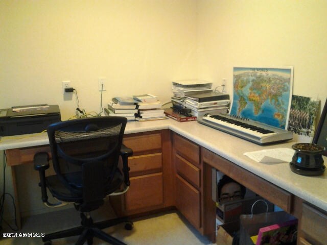 Building Photo - 9013 W Kirby Ave