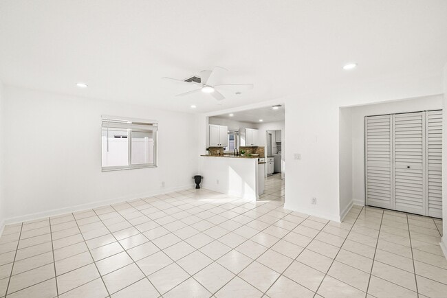 Building Photo - 17 Fayette Dr